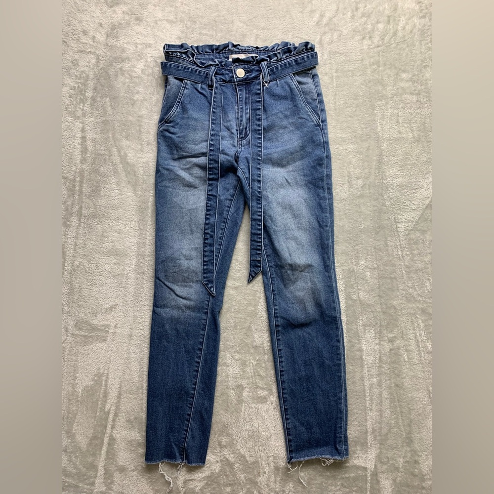 ASHLEY MASON Juniors Size 7 Distressed Drawstring On Trend Jeans (W551)